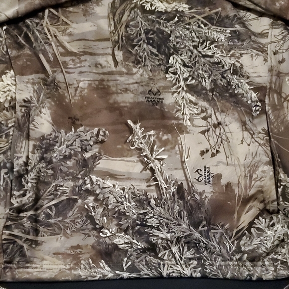 Realtree Brown and Tan Camouflage Jacket - Picture 5 of 8